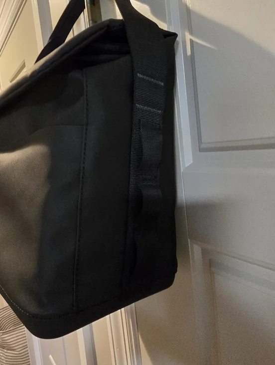 Yeti Black Insulated Daytrip 6L Lunch Bag - Picture 3 of 9